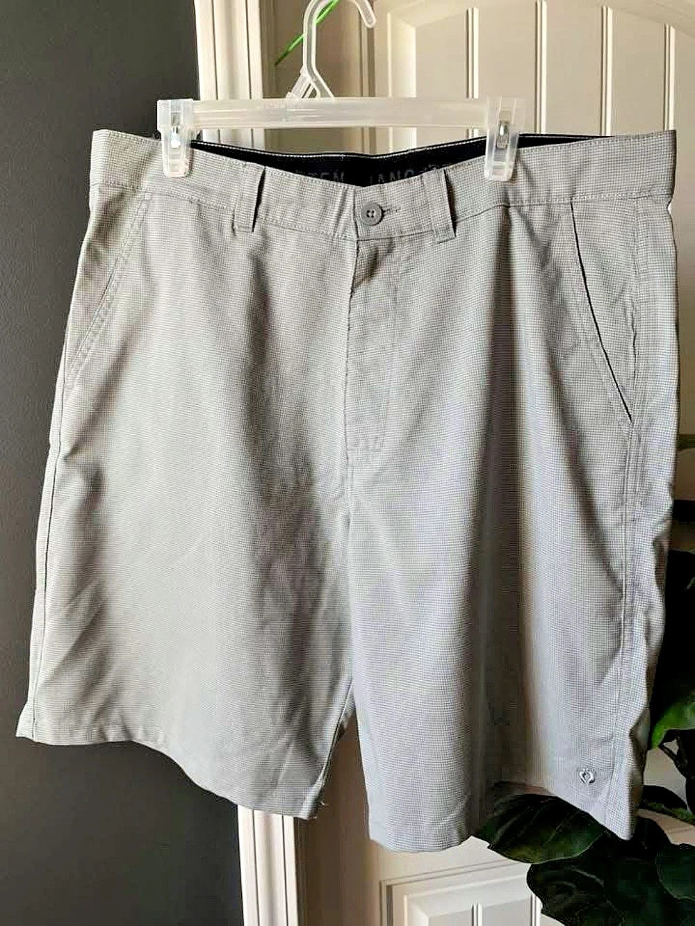 Hang Ten Men's Hybrid Short Checkered Shorts Gray & White Size 38